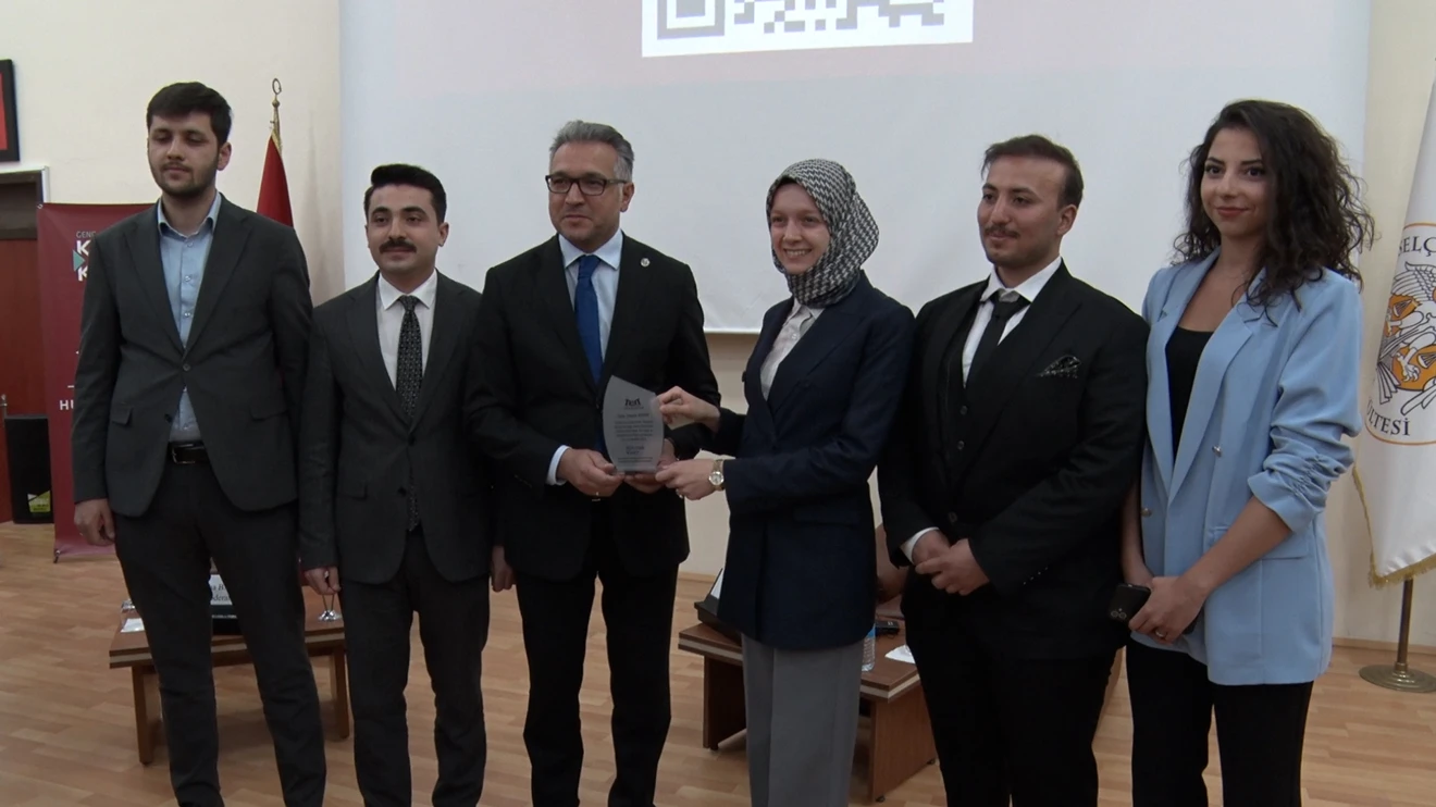 Türkiye’nin En Genç Milletvekili Zehranur Aydemir Öğrencilerle Buluştu